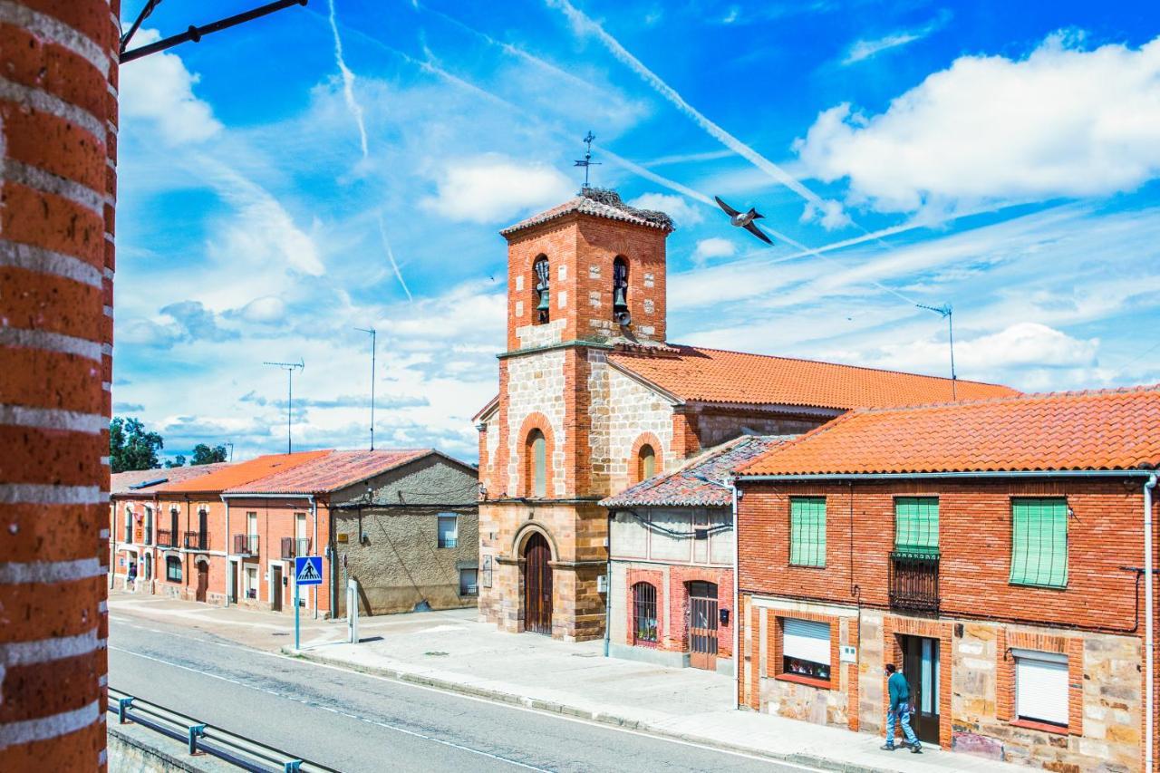 Donde Victor Luna Granja de Moreruela Exterior photo